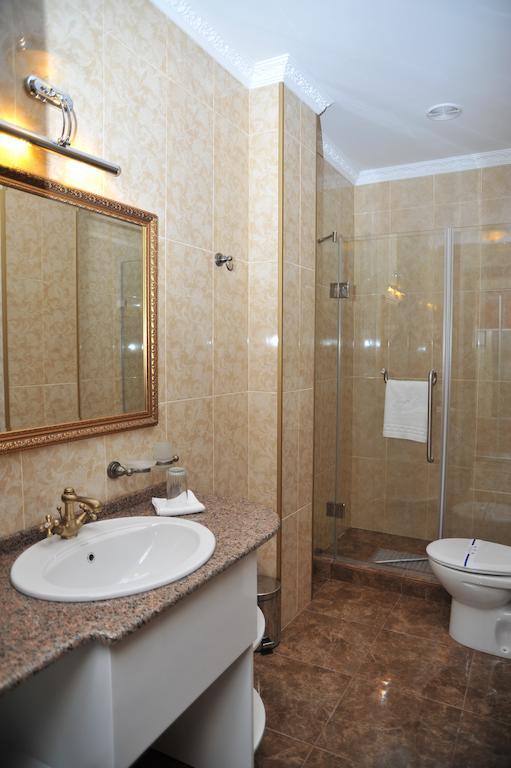 スラヴァ ホテル Zaporizhia エクステリア 写真