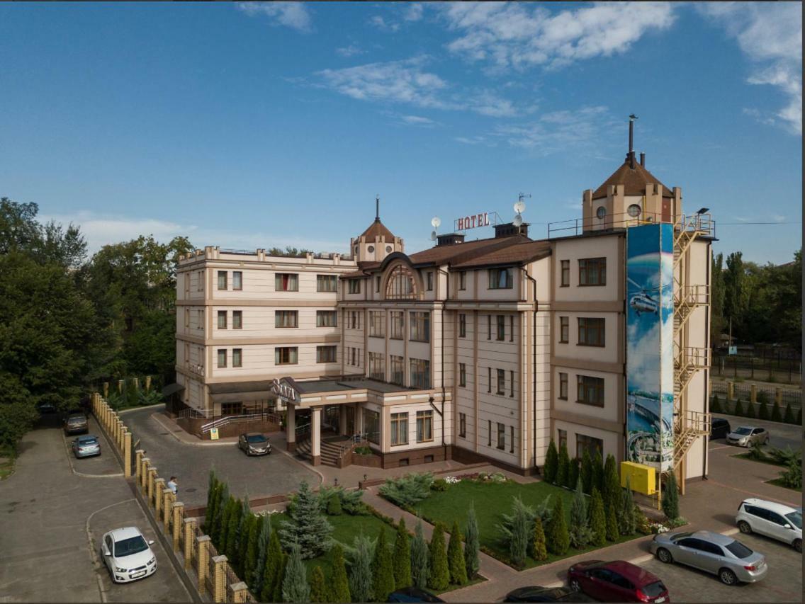 スラヴァ ホテル Zaporizhia エクステリア 写真